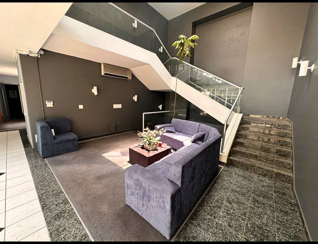 1,165M² BUILDING FOR SALE IN PARKTOWN
